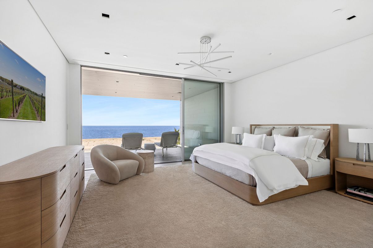 Bedroom, Interior, Recessed Lighting, Water