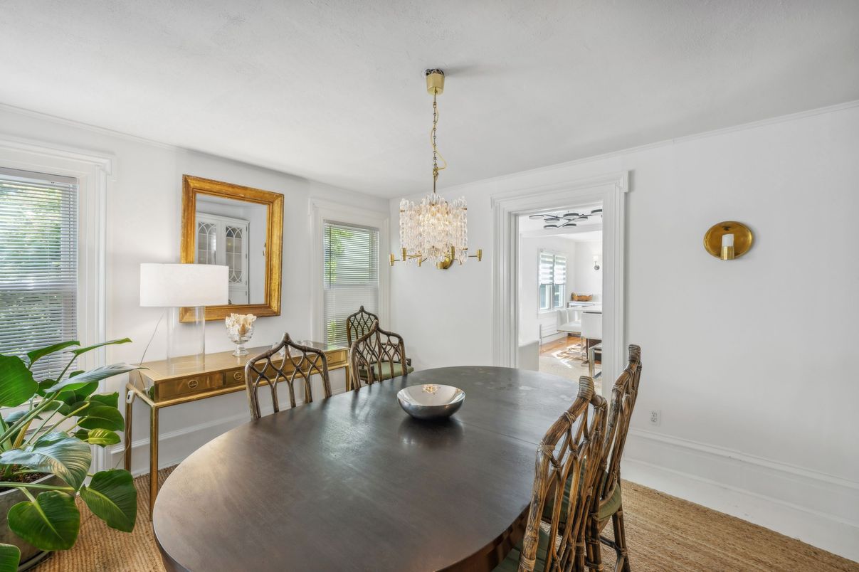 Chandelier, Dining room, Interior