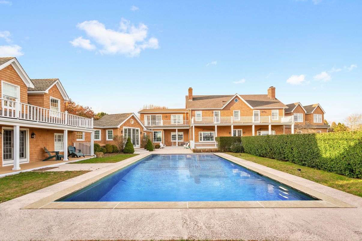Exterior, Pool