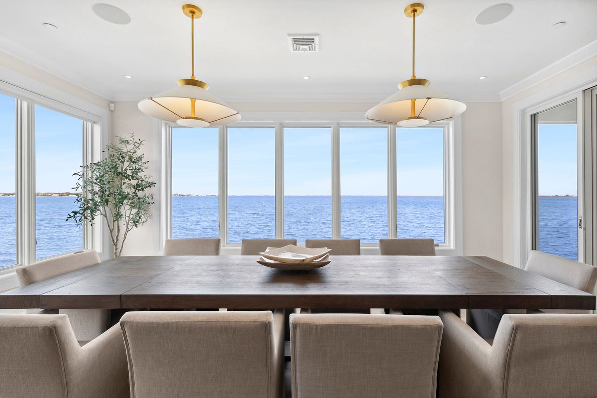 Dining room, Interior, Pendant Lights, Recessed Lighting, Water