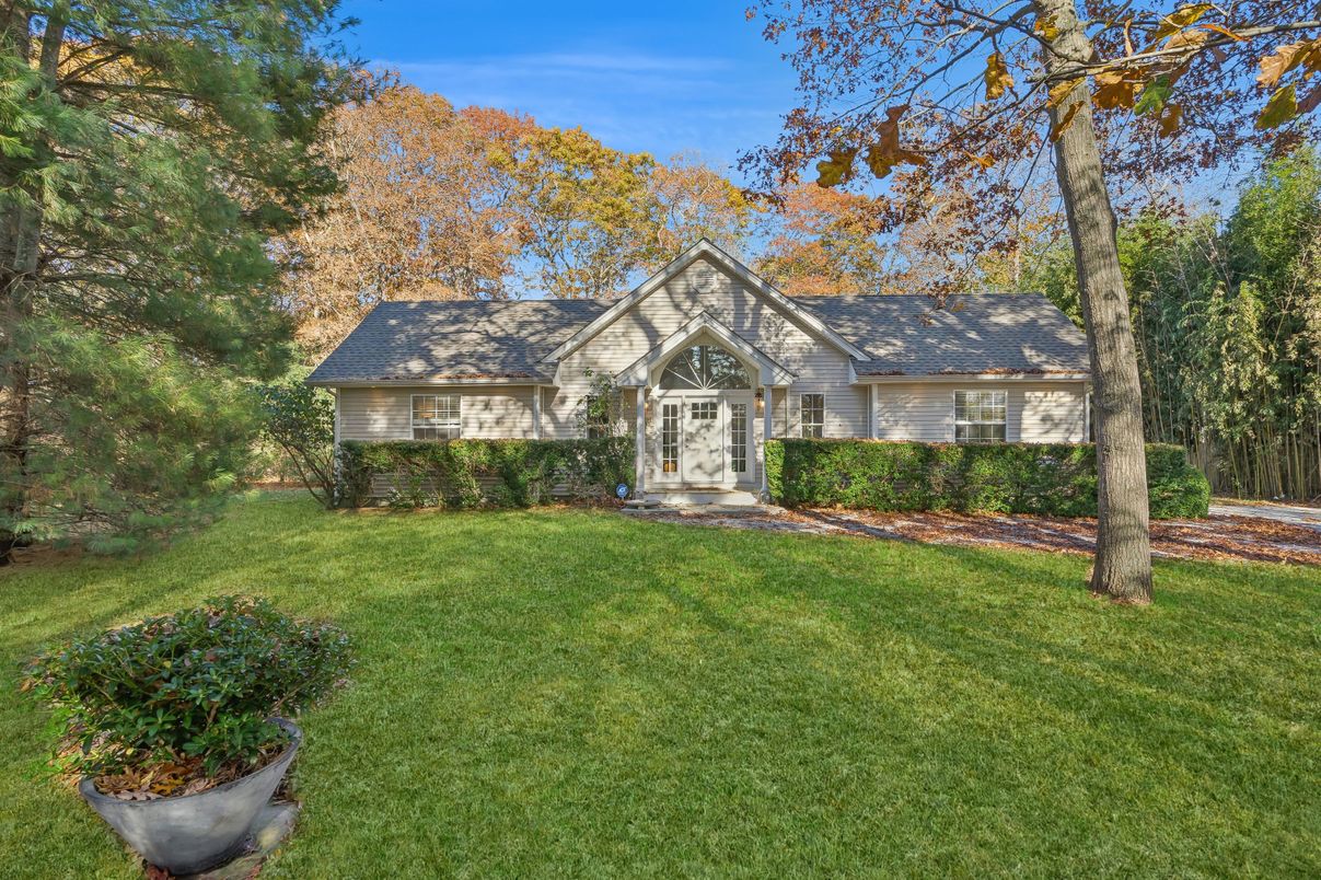 Backyard, Exterior, Facade, Cape Cod