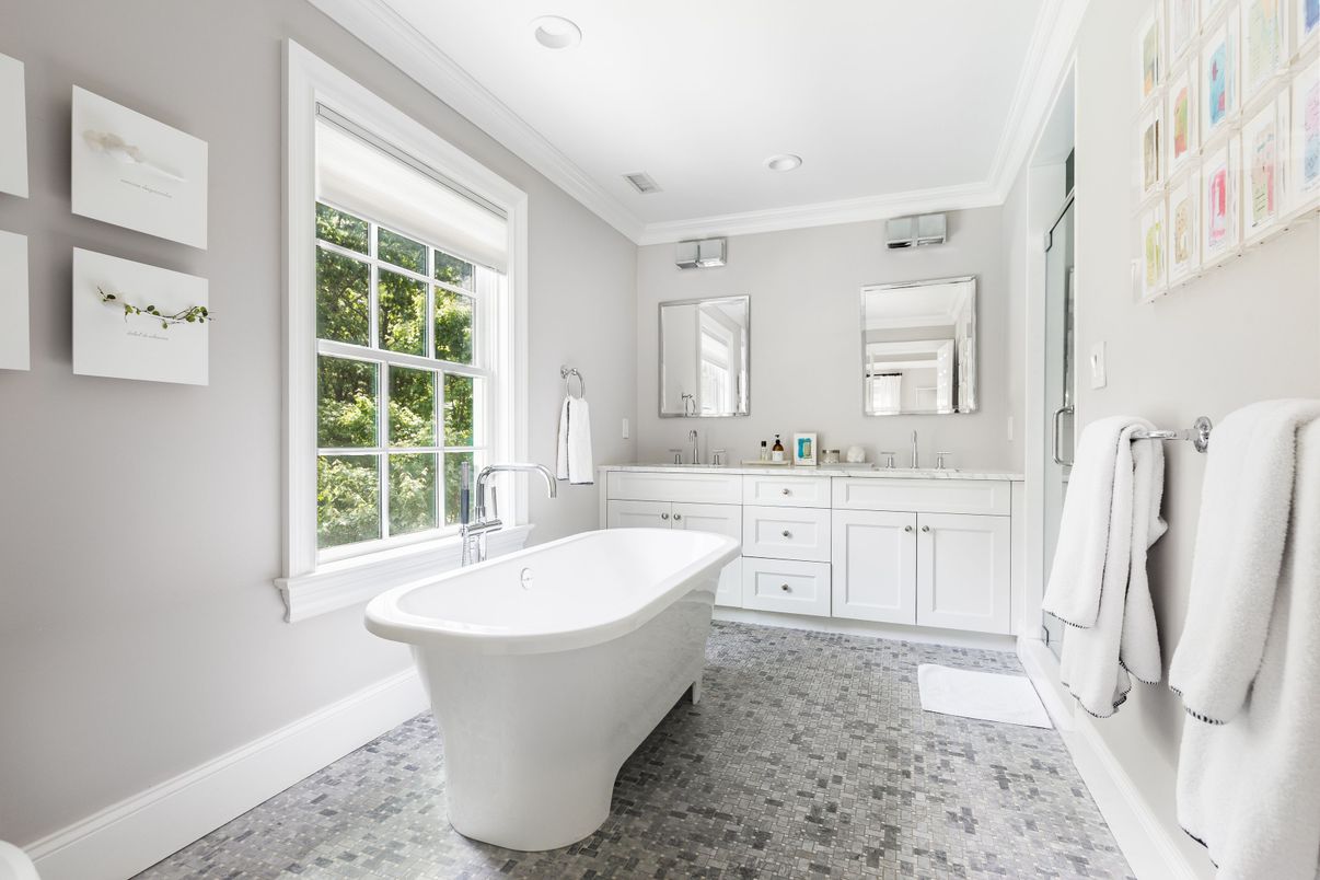 Bathroom, Dual Sink Vanities, Free Standing Baths, Interior, Recessed Lighting