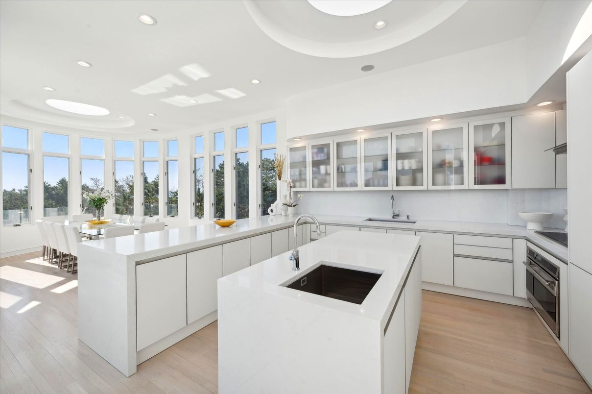 Dining room, Interior, Kitchen, Recessed Lighting, Stainless Steel Appliances, Wood Texture Flooring