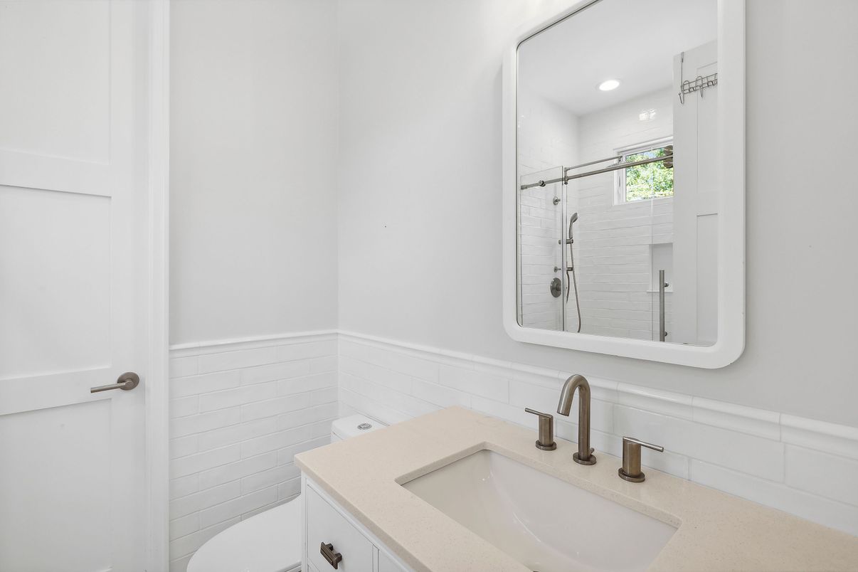 Bathroom, Interior, Recessed Lighting