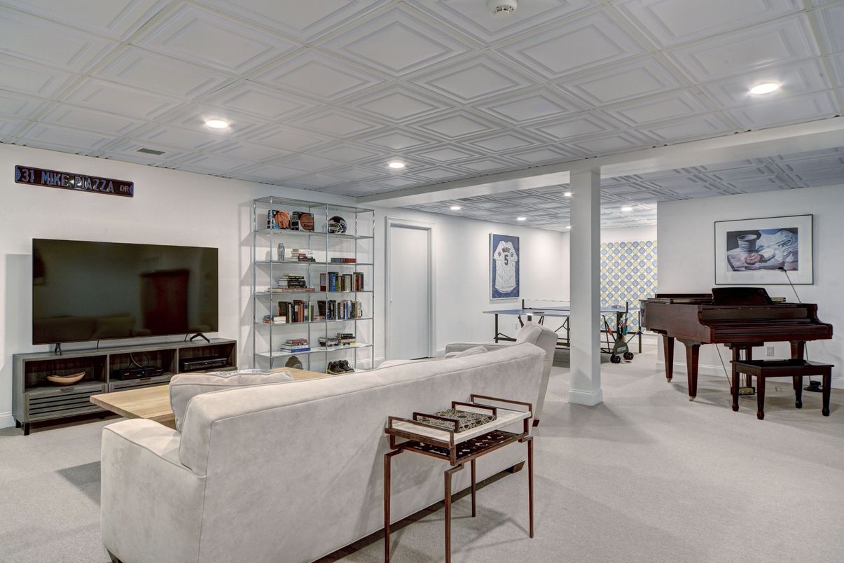 Interior, Living room, Piano, Recessed Lighting