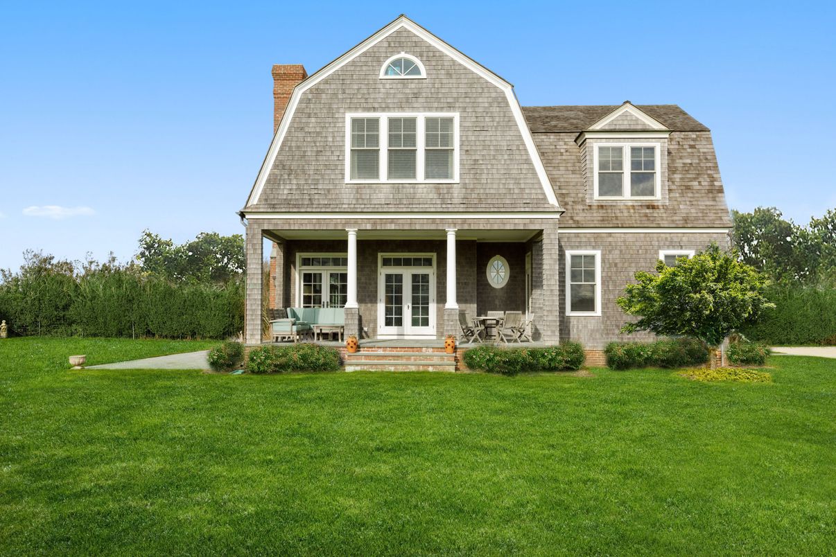 Exterior, Facade, Brick Traditional
