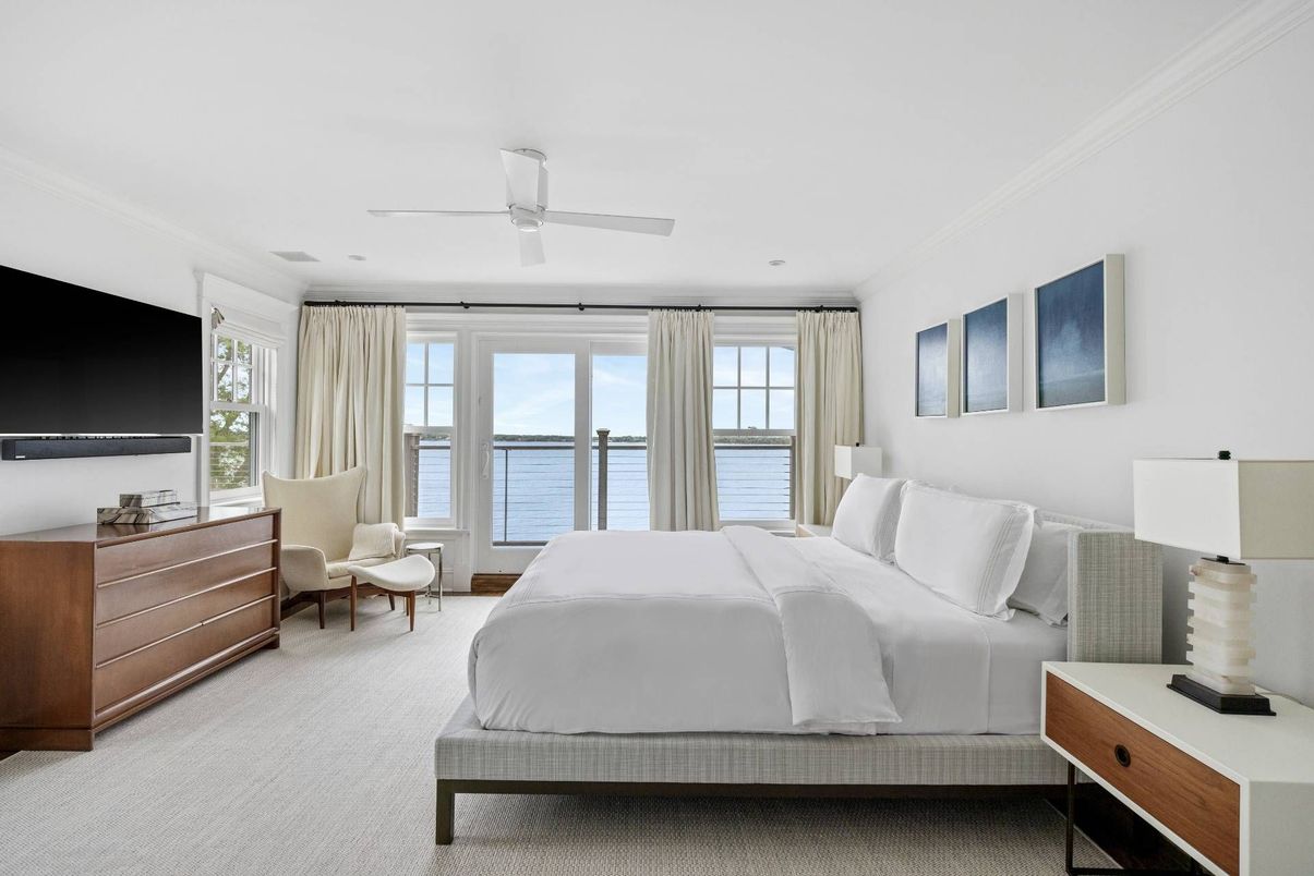 Bedroom, Interior, Water