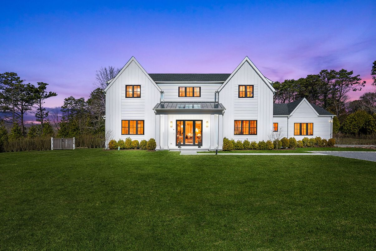Backyard, Exterior, Facade, Farmhouse