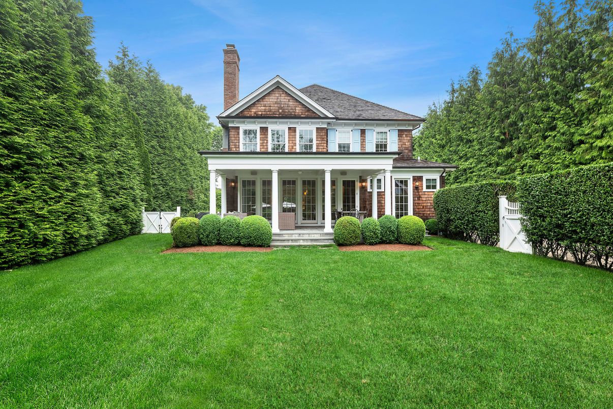 Backyard, Exterior, Facade, Georgian