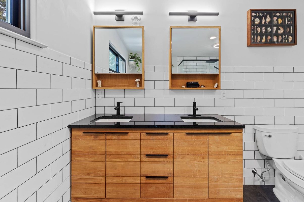 Bathroom, Dual Sink Vanities, Interior