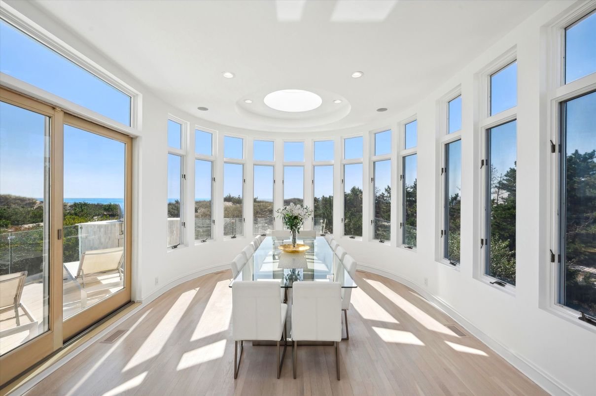 Interior, Recessed Lighting, Sun Room, Water, Wood Texture Flooring