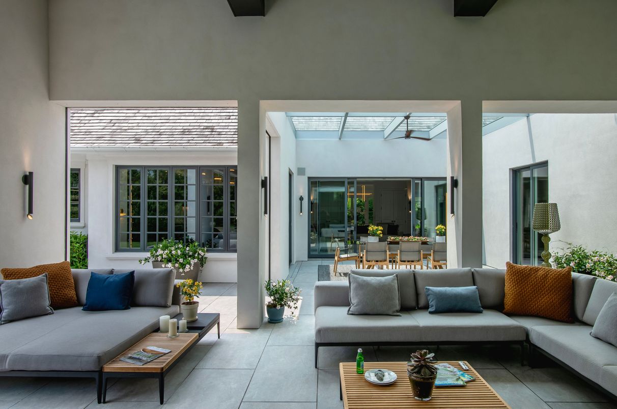 Exterior, Living room