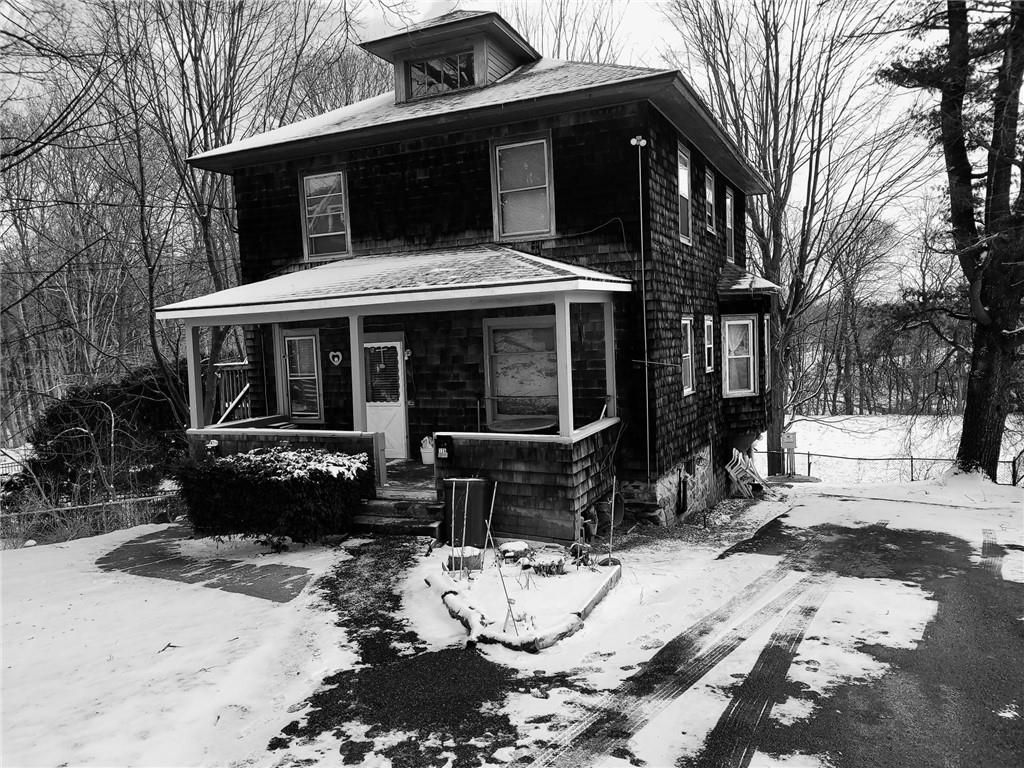 Exterior, Facade, Brick Facade, American Foursquare