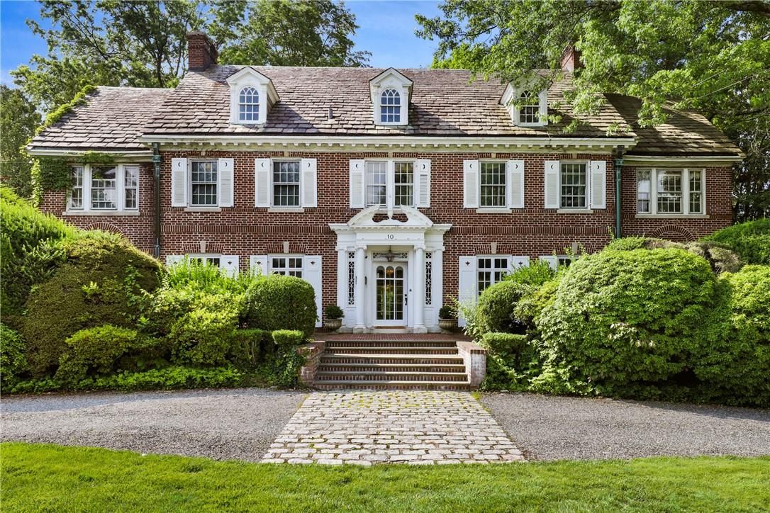 Exterior, Facade, Brick Facade, Georgian