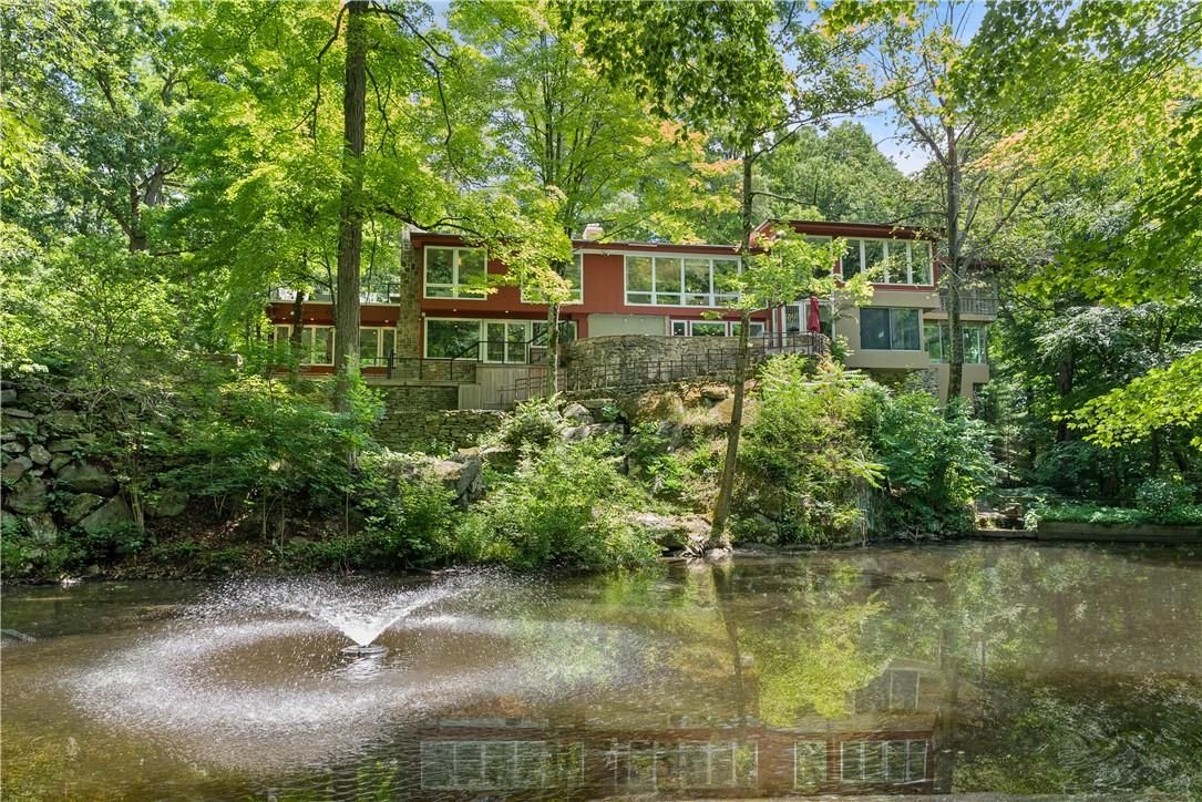 Exterior, Lake