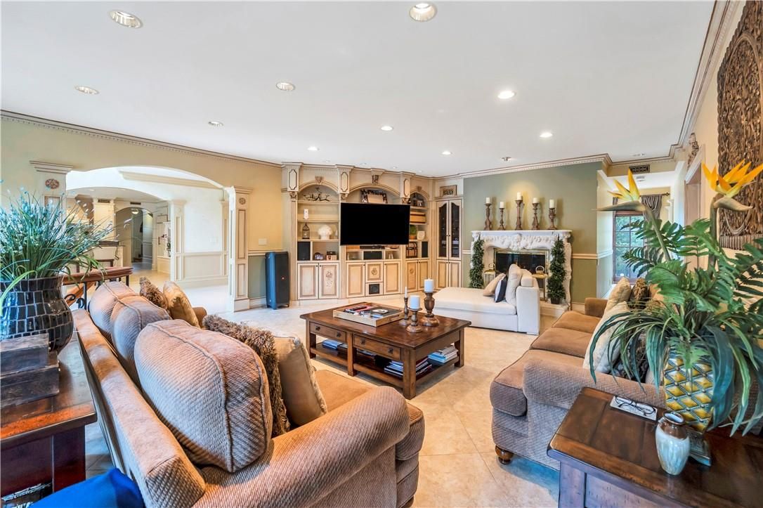 Fireplace, Interior, Living room, Recessed Lighting