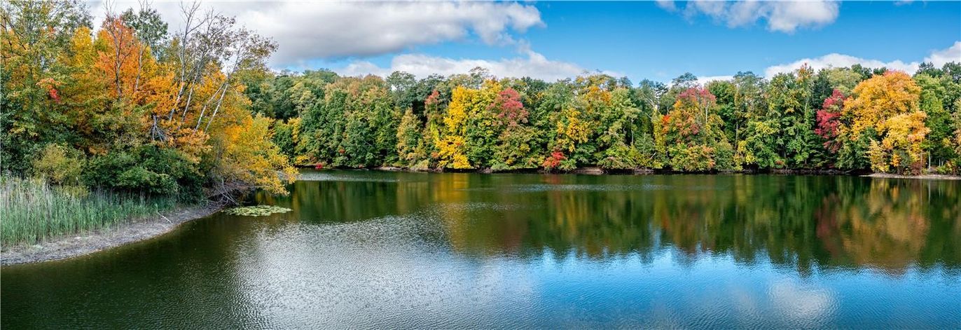 Exterior, Lake