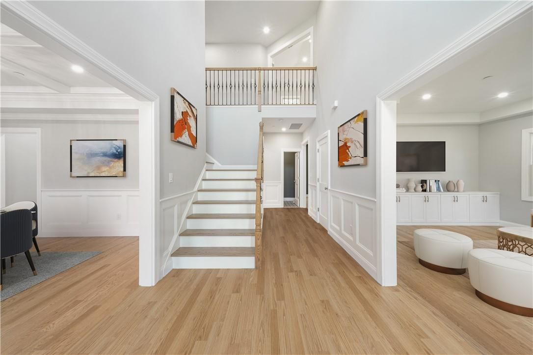 Interior, Recessed Lighting, Wood Texture Flooring