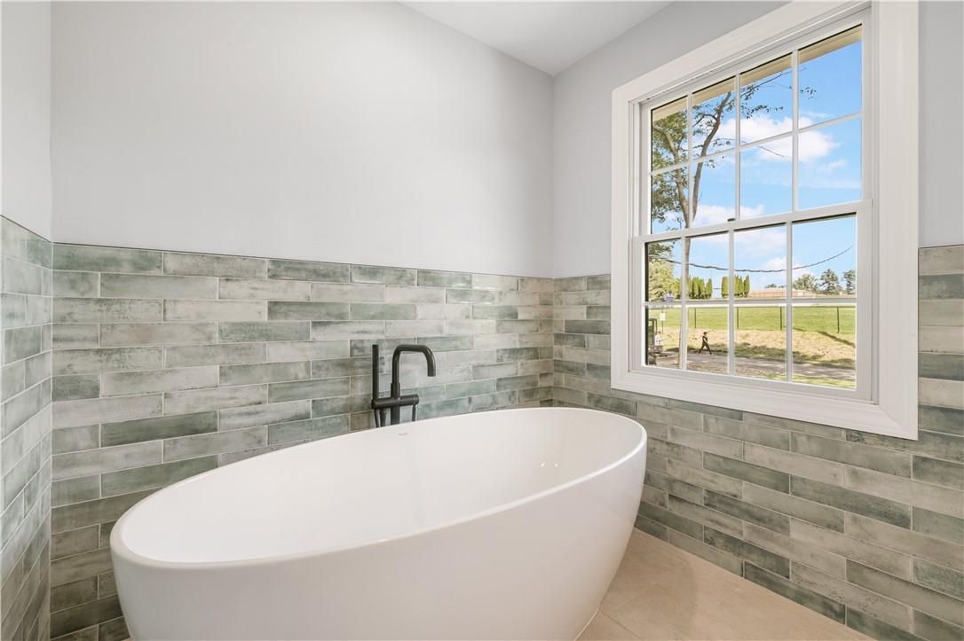 Bathroom, Free Standing Baths, Interior