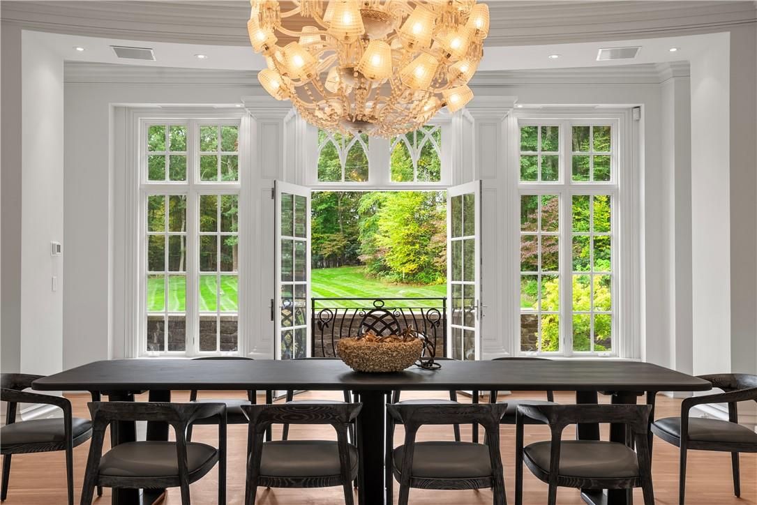 Chandelier, Dining room, Interior, Recessed Lighting, Wood Texture Flooring