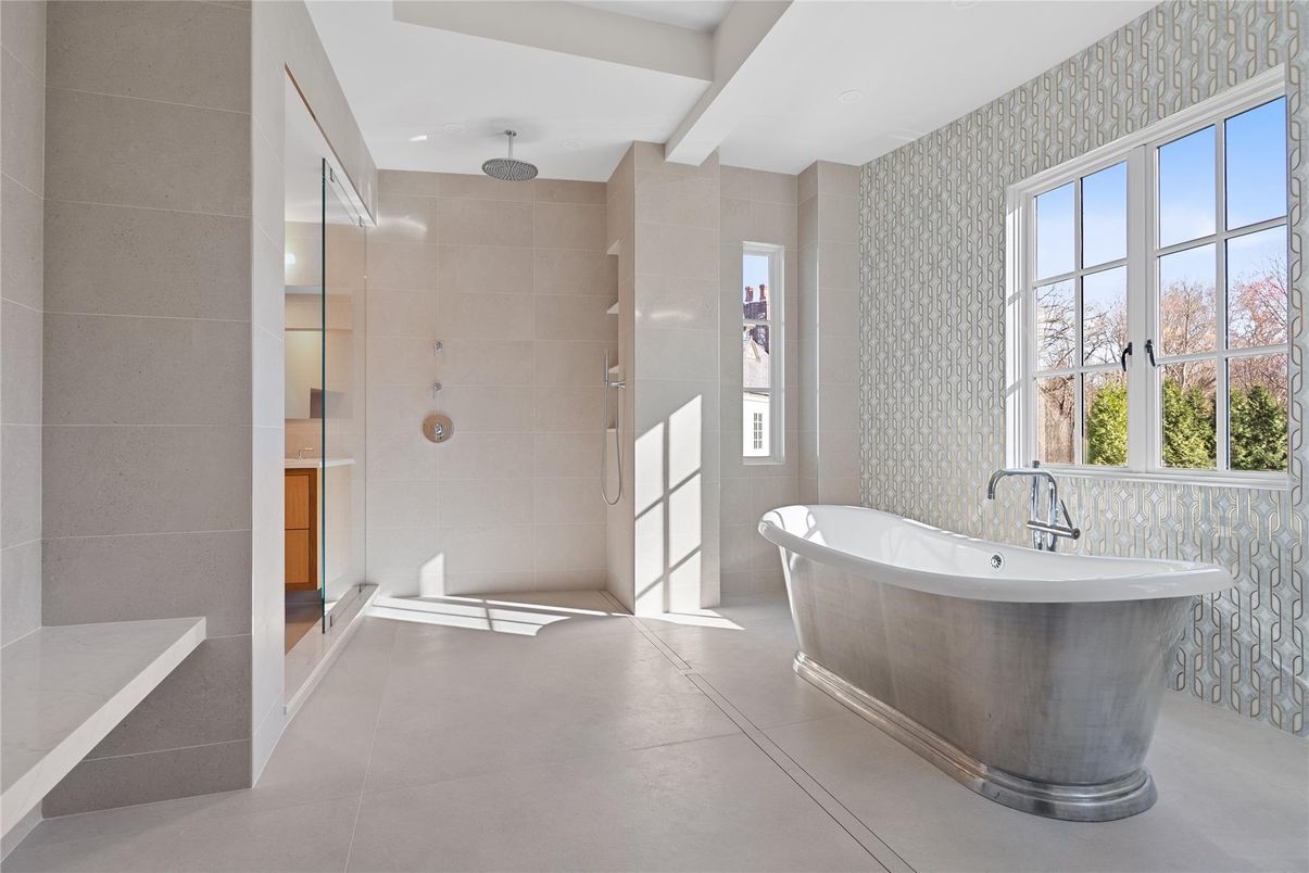 Bathroom, Free Standing Baths, Interior, Recessed Lighting