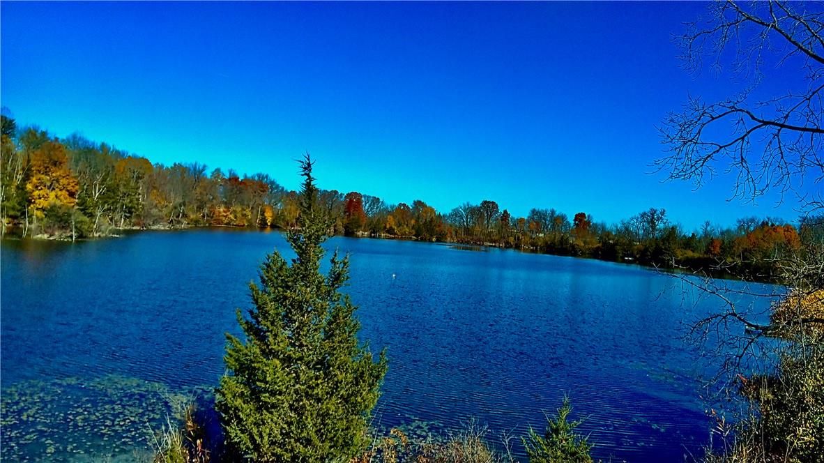 Exterior, Lake