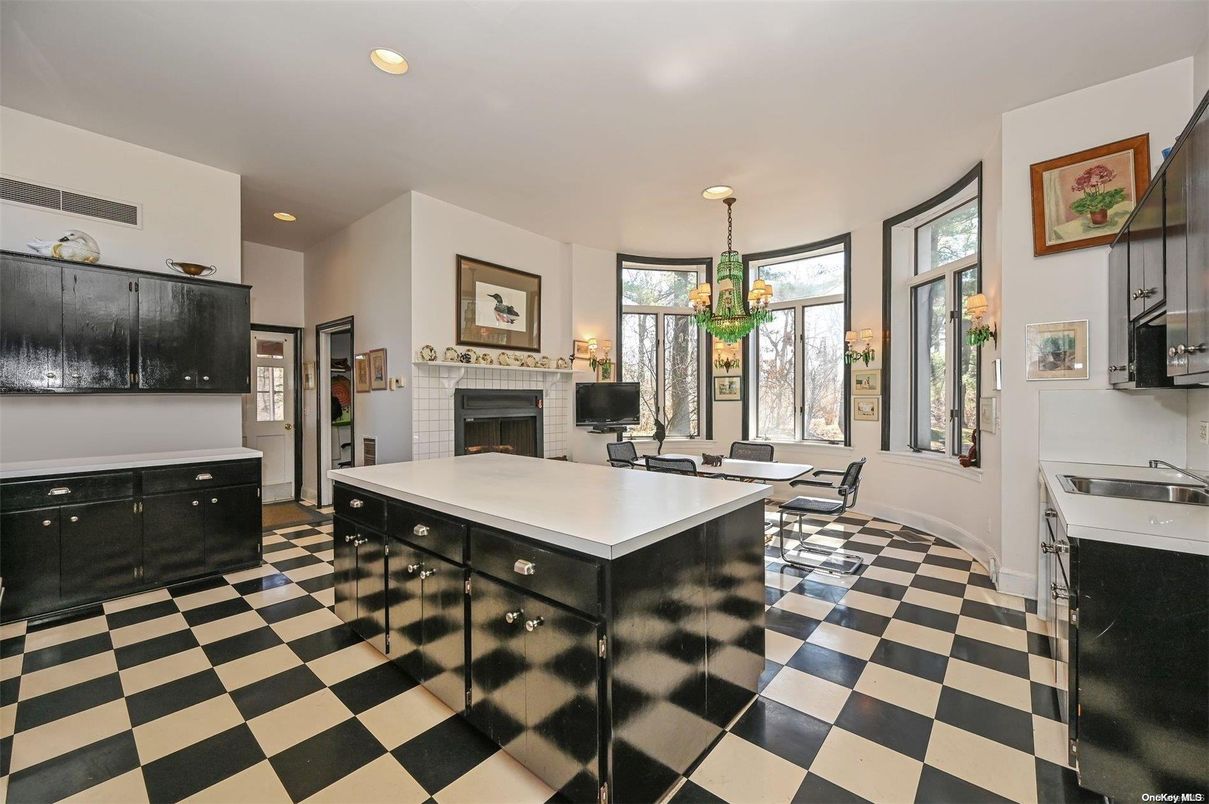 Dining room, Fireplace, Interior, Kitchen, Pendant Lights, Recessed Lighting