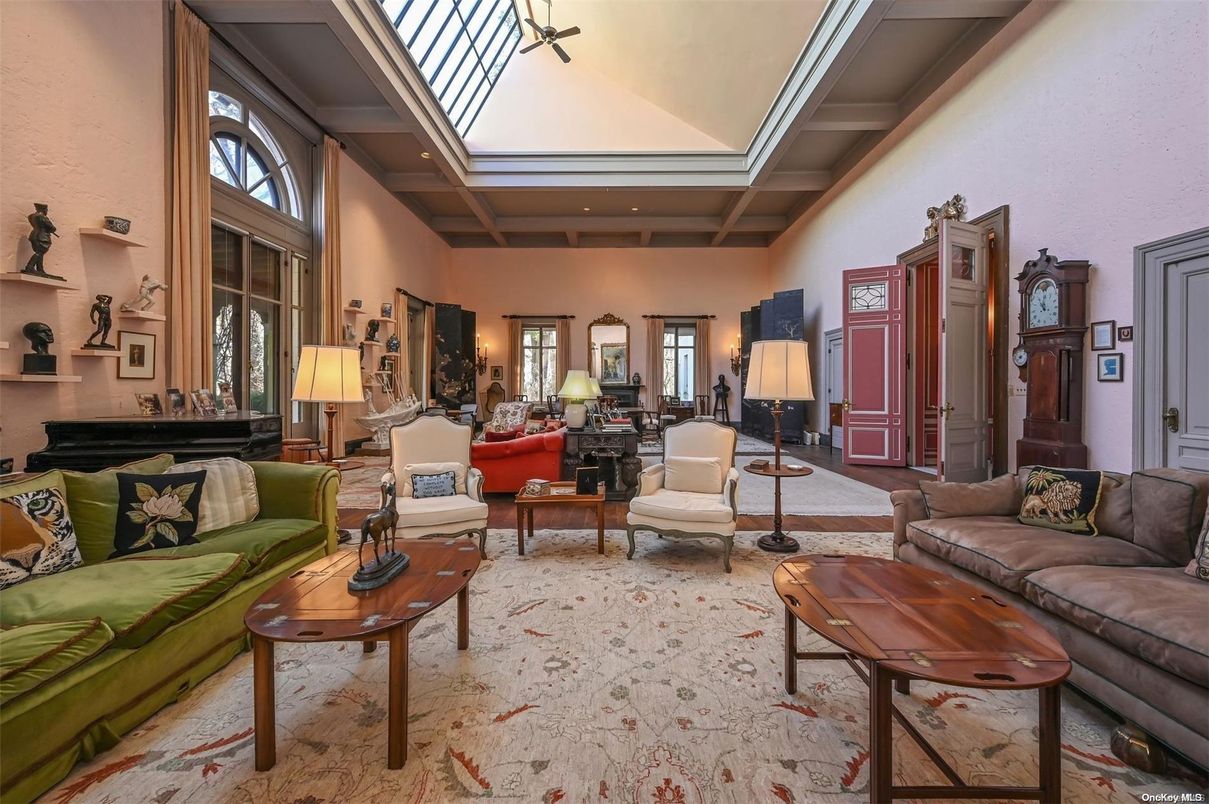 Interior, Living room, Piano