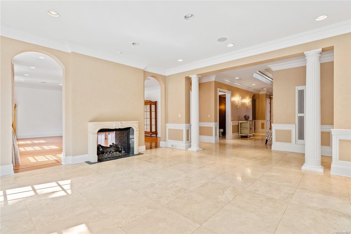 Fireplace, Interior, Recessed Lighting