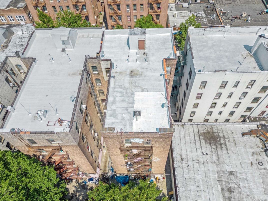 Exterior, Drone