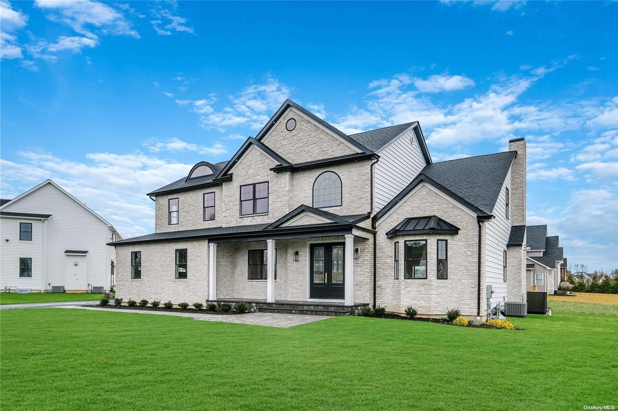 Exterior, Facade, Farmhouse