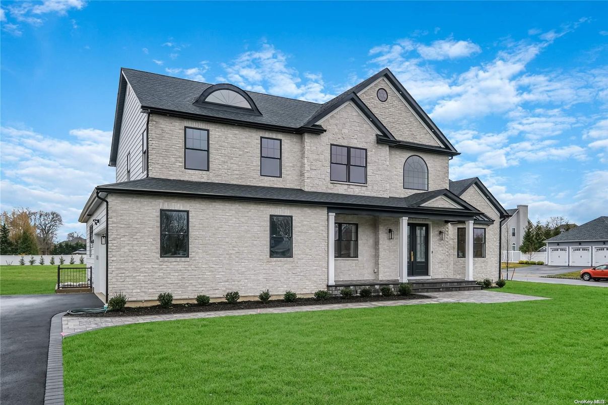 Exterior, Facade, Brick Facade, Farmhouse
