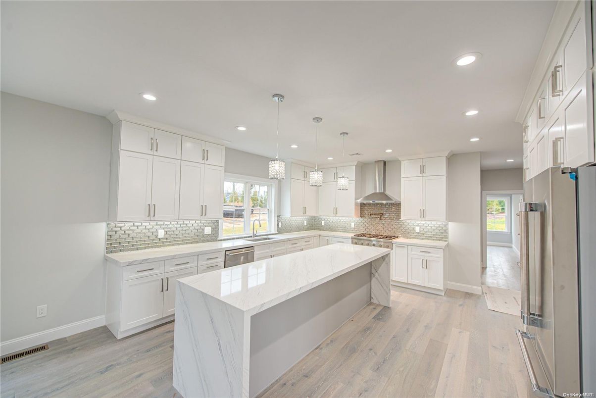Interior, Kitchen, Pendant Lights, Recessed Lighting, Wood Texture Flooring