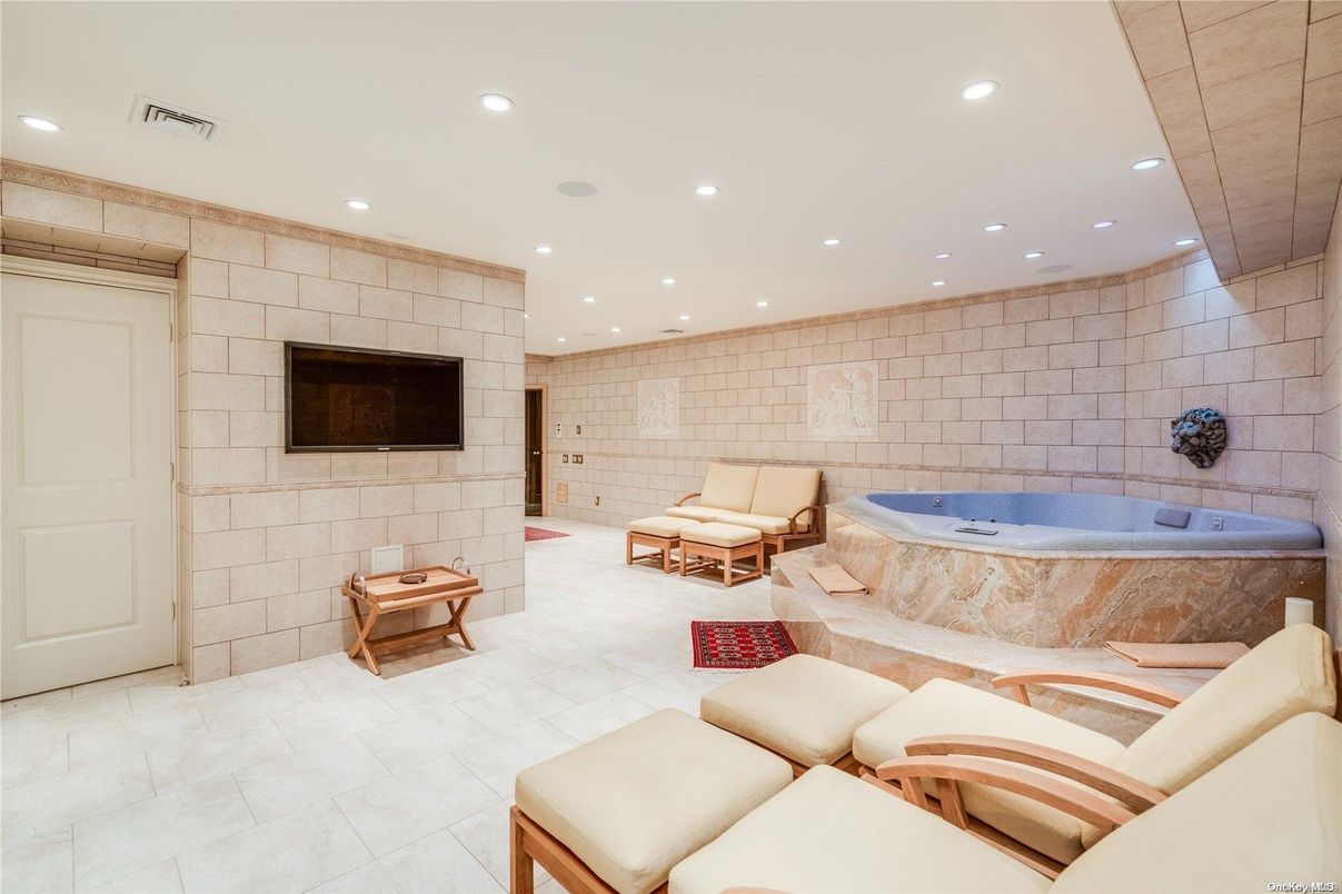 Bathroom, Interior, Living room, Recessed Lighting, Stone Walls