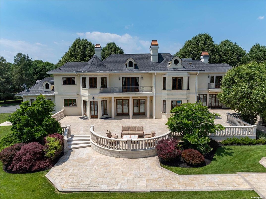 Exterior, Facade, French Provincial