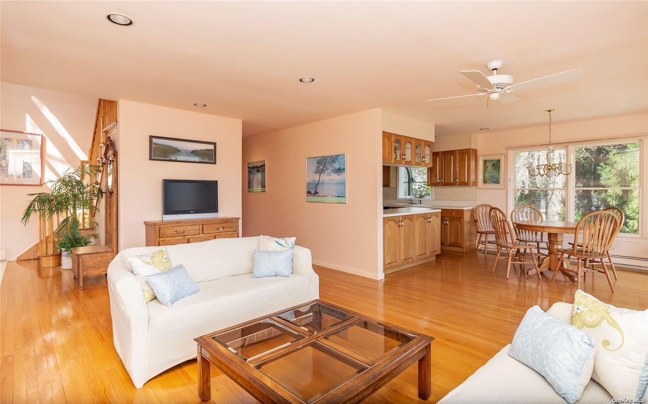 Dining room, Interior, Kitchen, Living room, Pendant Lights, Recessed Lighting, Wood Texture Flooring