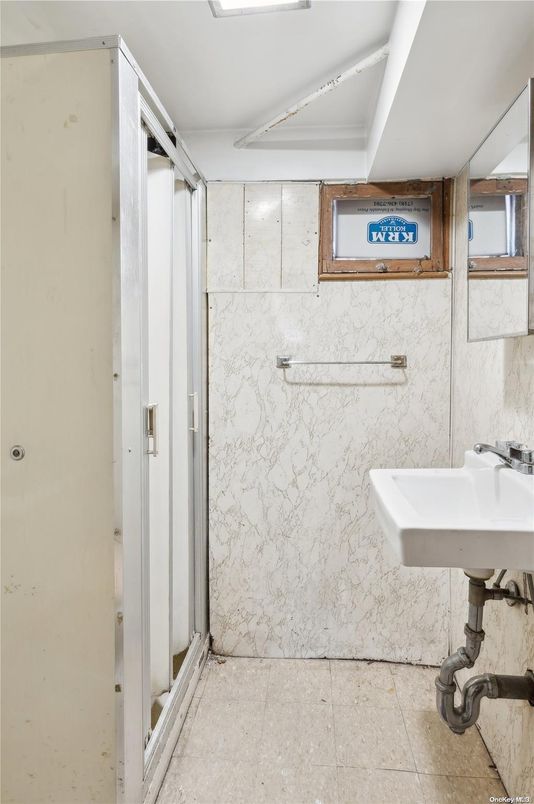 Bathroom, Interior, Marble Walls