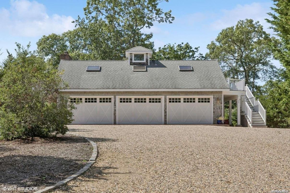 Attached, Exterior, Facade, Cape Cod