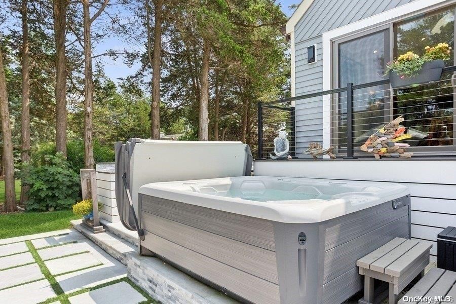 Exterior, Hot Tub