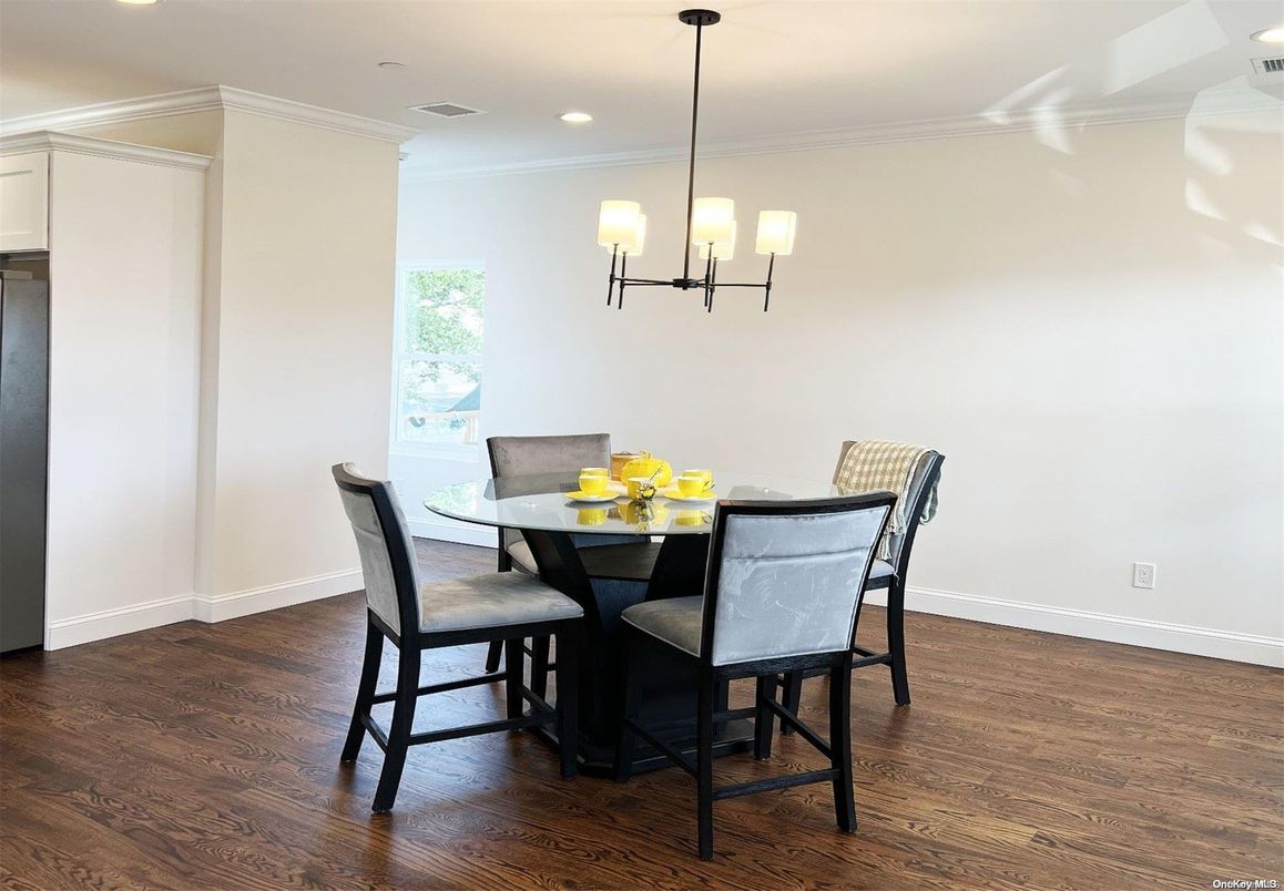 Chandelier, Dining room, Interior, Recessed Lighting, Wood Texture Flooring