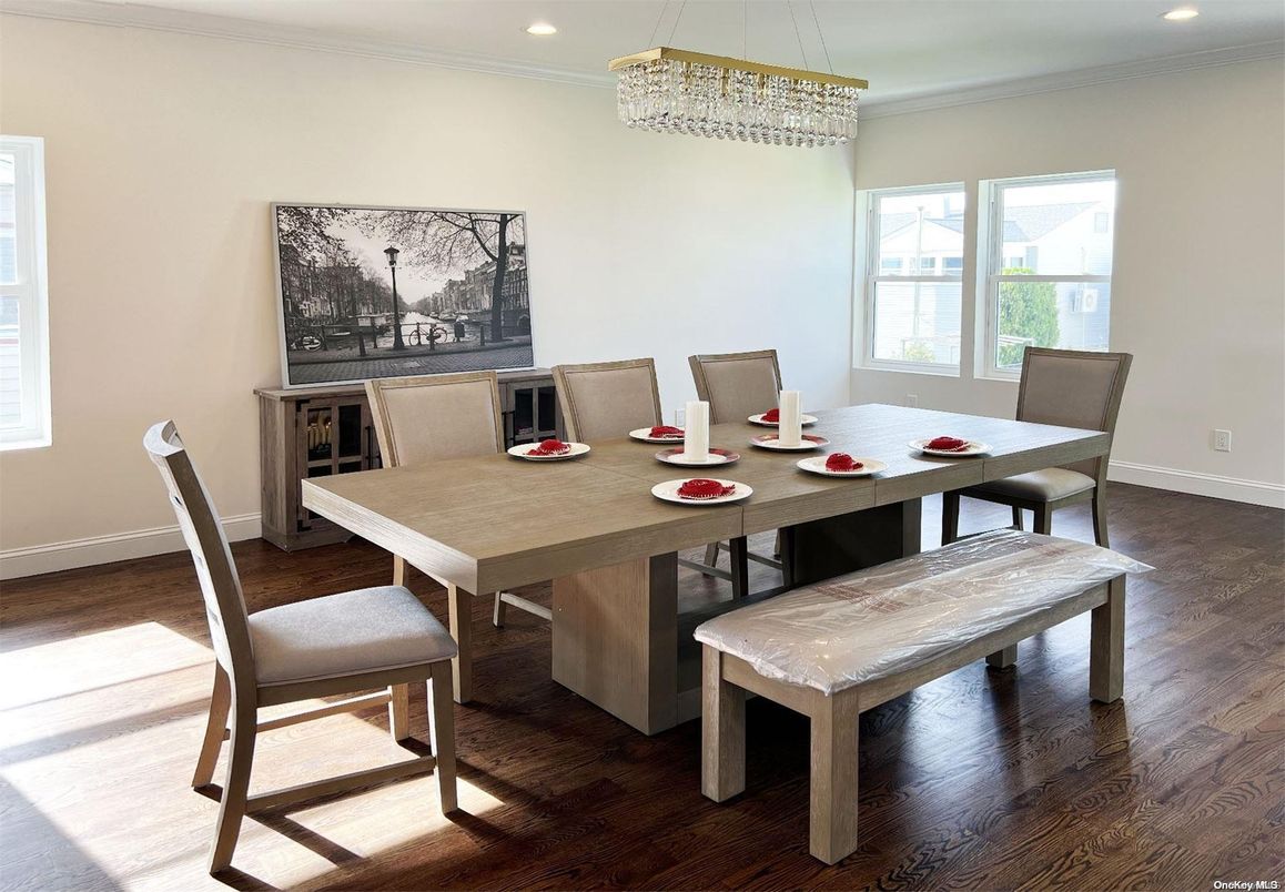 Chandelier, Dining room, Interior, Recessed Lighting, Wood Texture Flooring