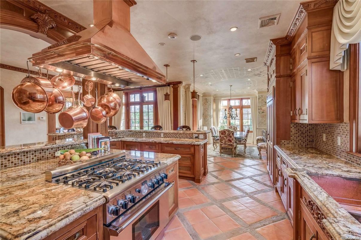 Dining room, Interior, Kitchen, Recessed Lighting, Stainless Steel Appliances