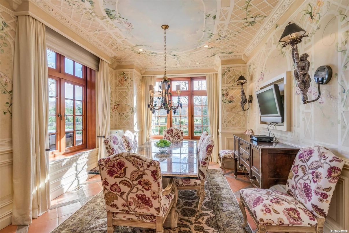 Chandelier, Dining room, Interior
