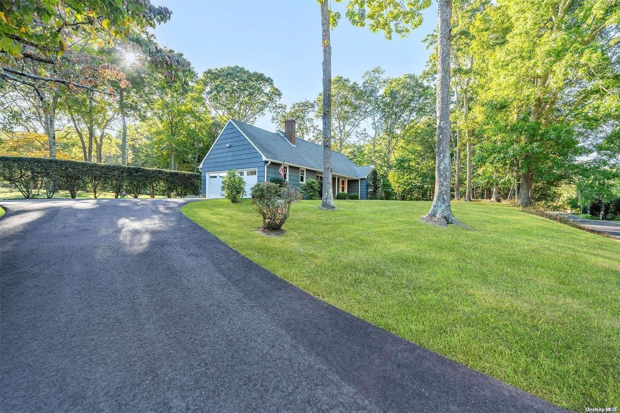 Backyard, Detached Garage, Exterior