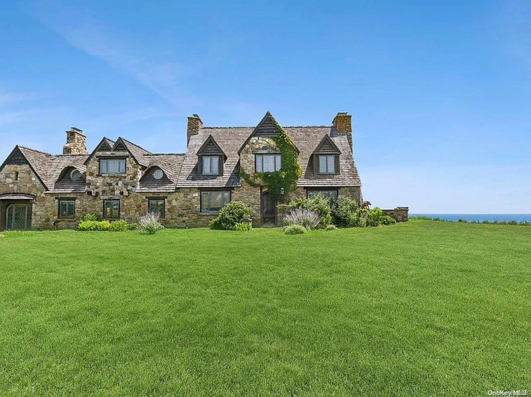 Backyard, Exterior, Facade, Water, Tudor Revival