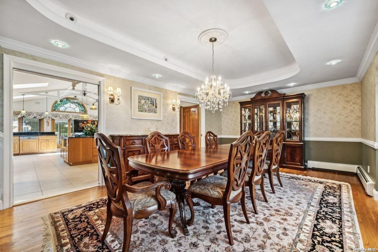 Chandelier, Dining room, Interior, Recessed Lighting, Wood Texture Flooring