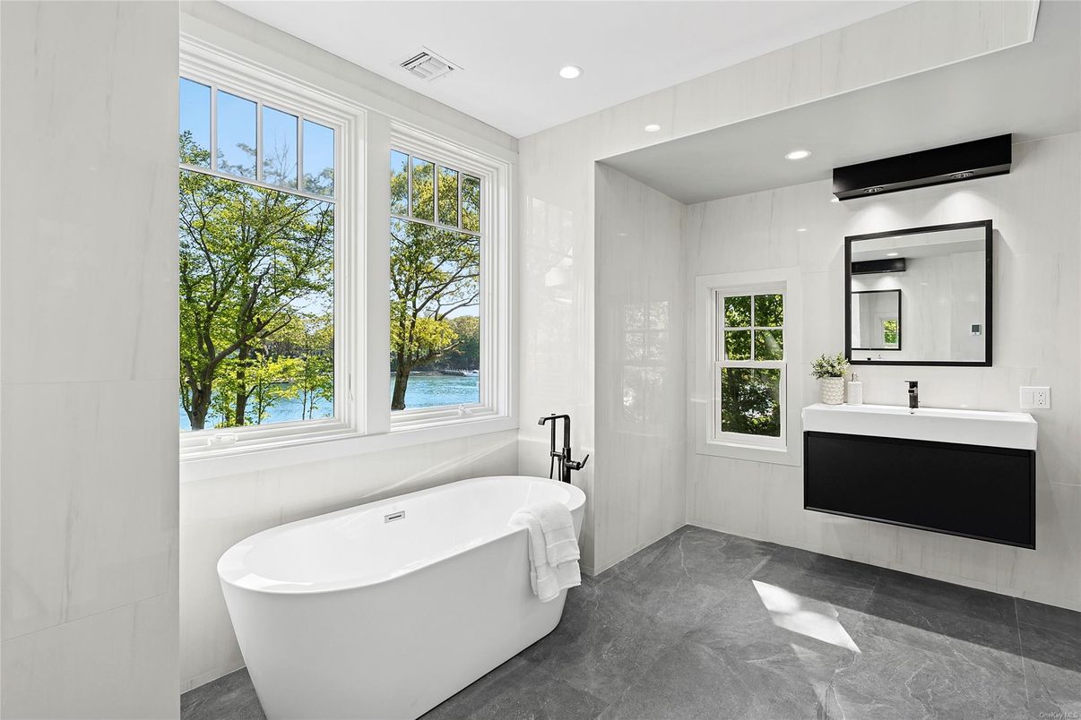 Bathroom, Free Standing Baths, Interior, Recessed Lighting