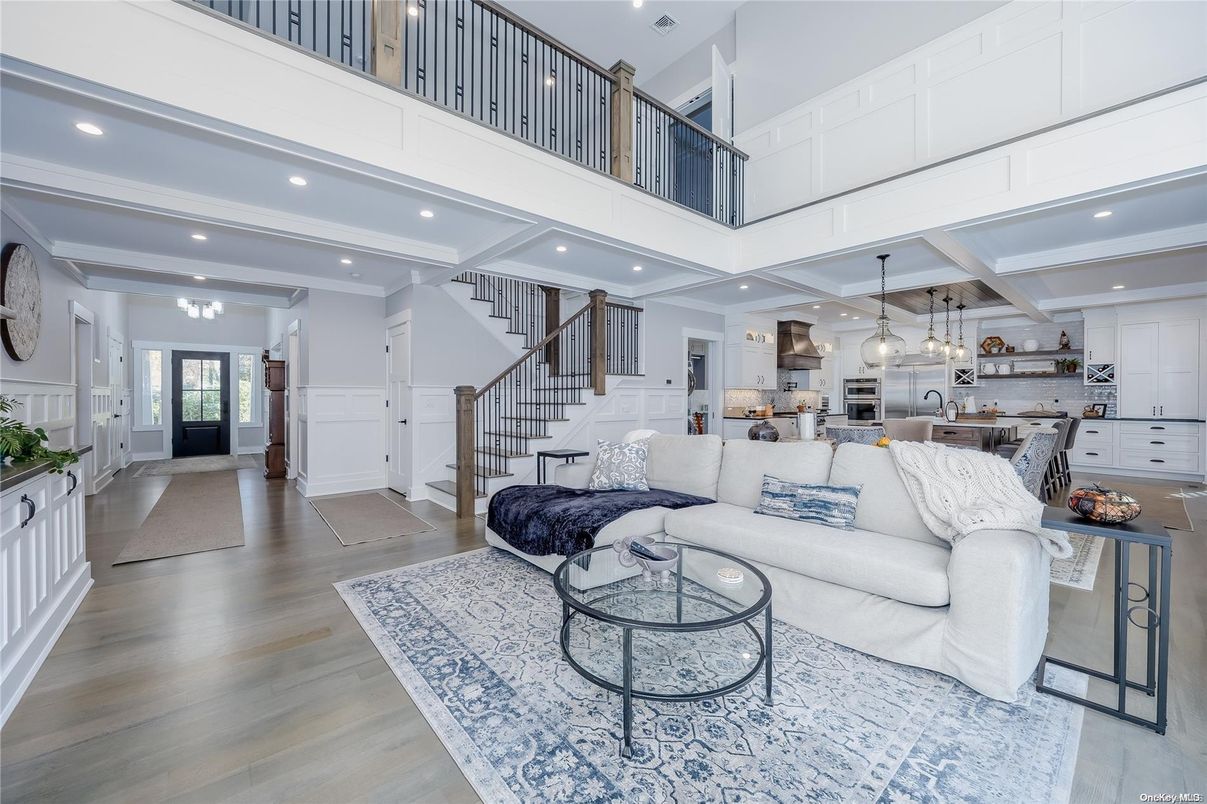 Interior, Kitchen, Living room, Pendant Lights, Recessed Lighting, Wood Texture Flooring