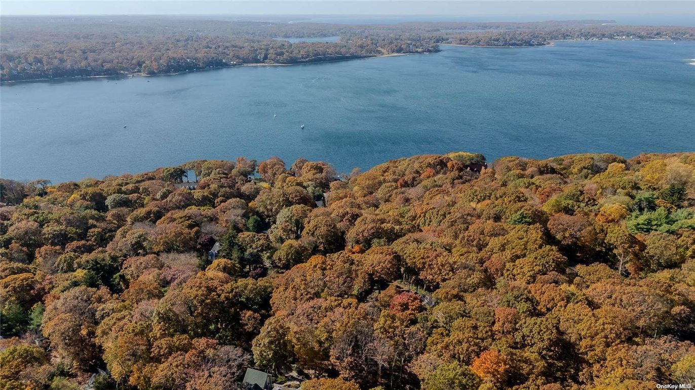 Exterior, Lake