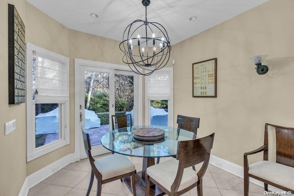 Chandelier, Dining room, Interior, Pendant Lights
